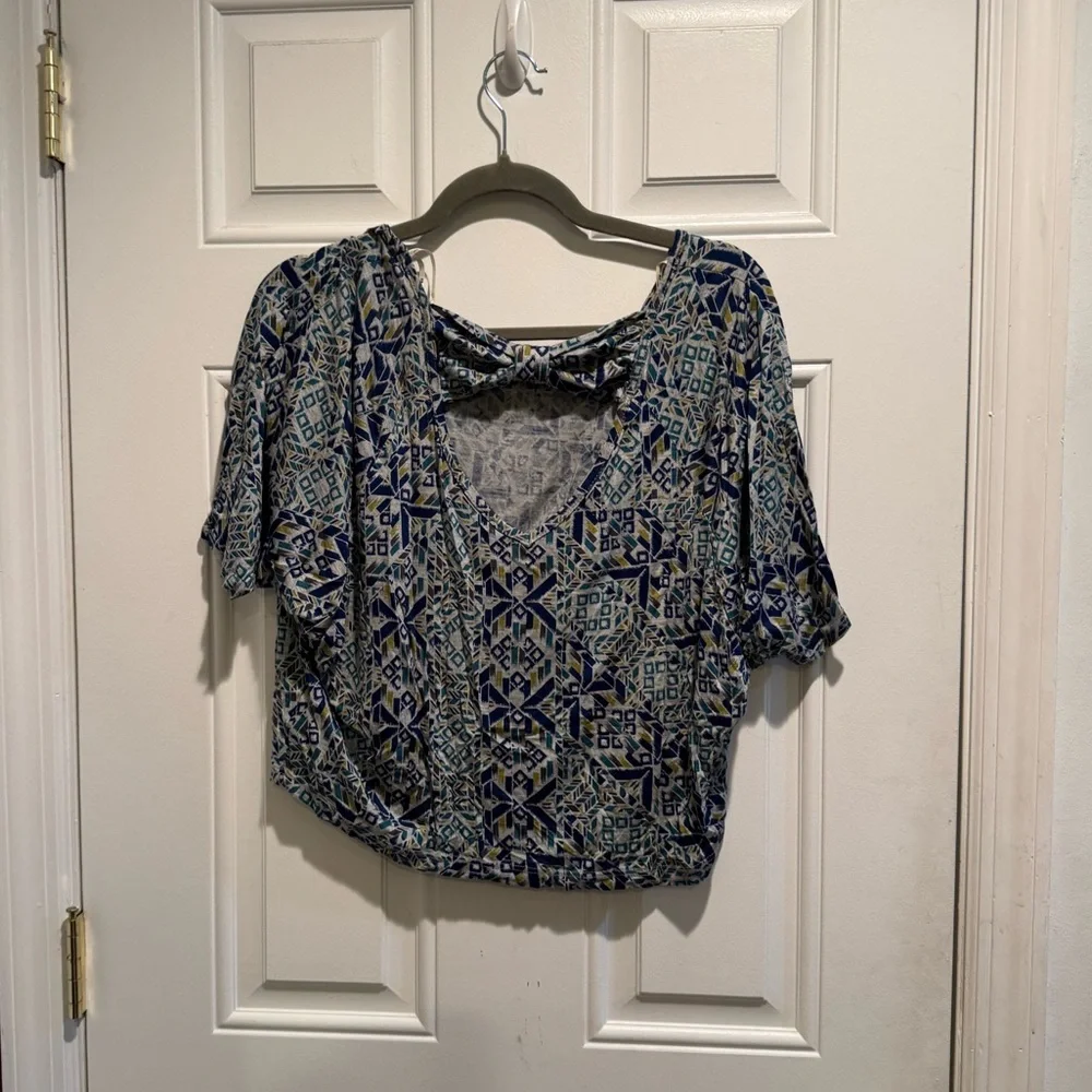 Patterned Open Back Top - Picture 10 of 12